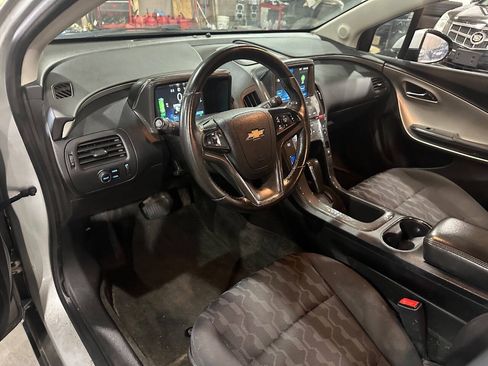 Used 2014 Chevrolet Volt FWD image 11