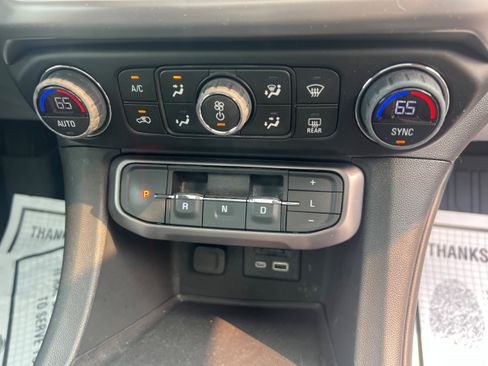 Used 2023 GMC Acadia AT4 w/ Technology Package AWD/4WD image 19