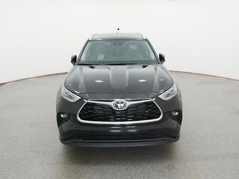 New 2026 Toyota Highlander Limited image 2
