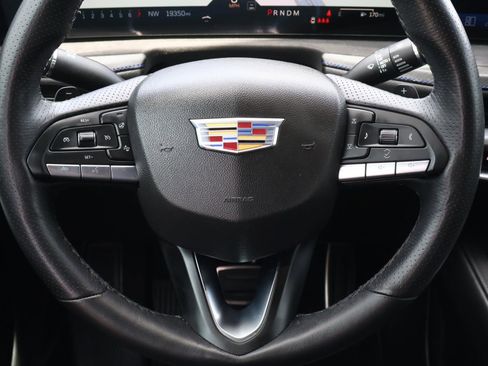 Used 2025 Cadillac XT4 Sport w/ Technology Package image 13