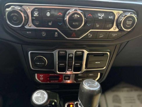 Used 2019 Jeep Wrangler Unlimited Rubicon image 30