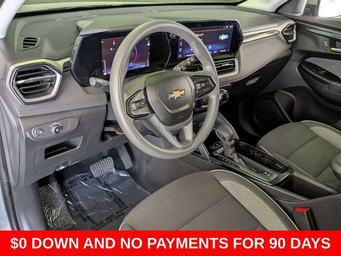 Used 2025 Chevrolet TrailBlazer LT AWD/4WD image 14