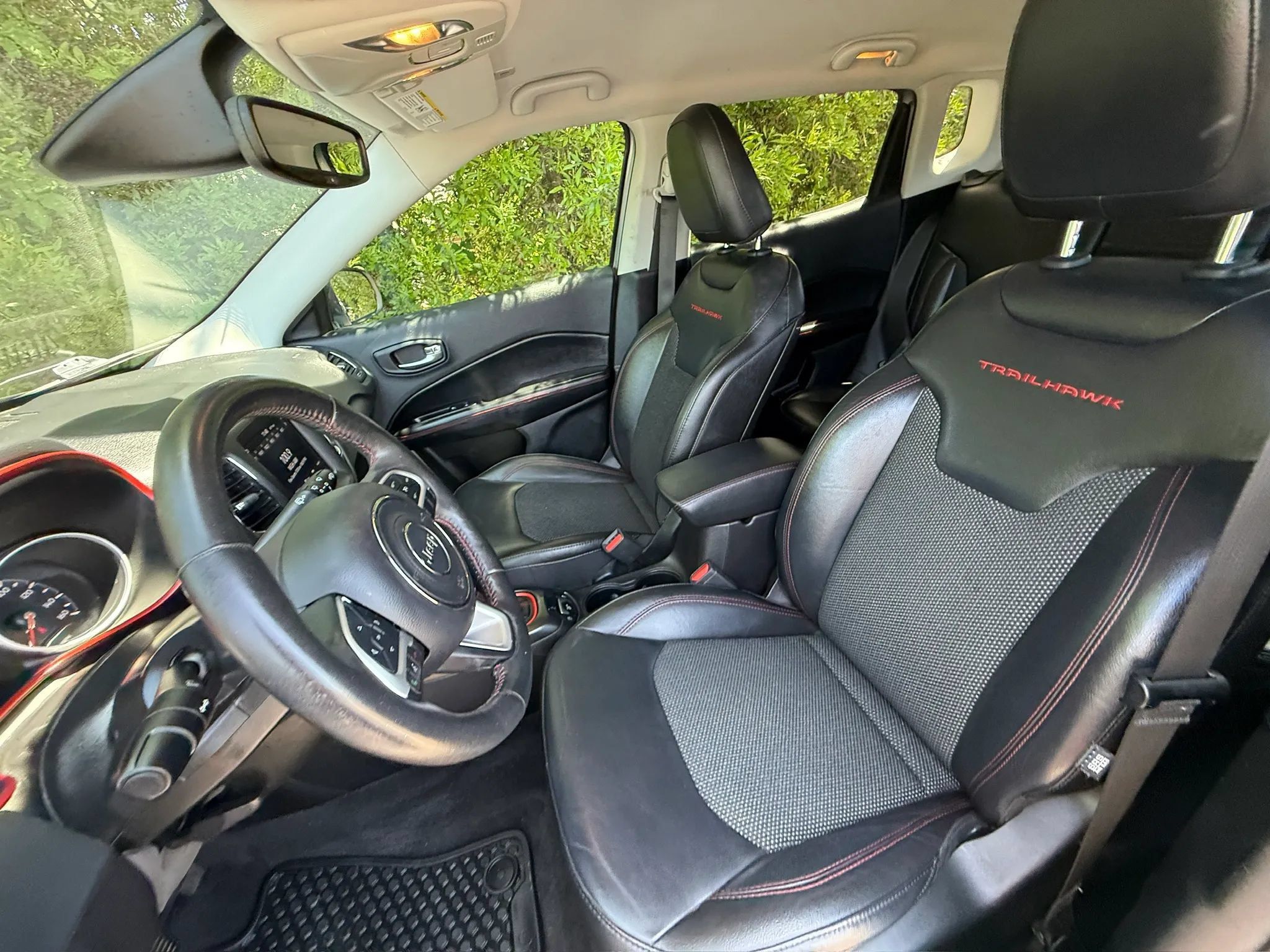 Used 2019 Jeep Compass Trailhawk w/ Cold Weather Group AWD/4WD image 2