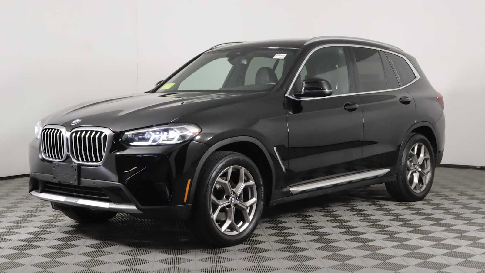 Used 2024 BMW X3 xDrive30i w/ Convenience Package AWD/4WD image 3
