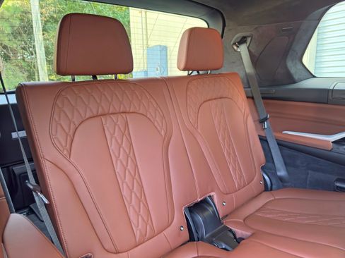 Used 2023 BMW X7 M60i w/ Climate Comfort Package AWD/4WD image 46