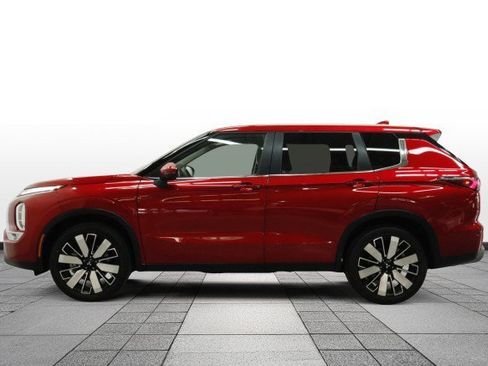 Used 2025 Mitsubishi Outlander SE FWD image 4