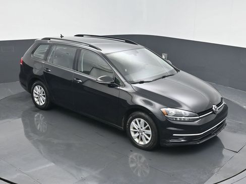 Used 2018 Volkswagen Golf S image 27