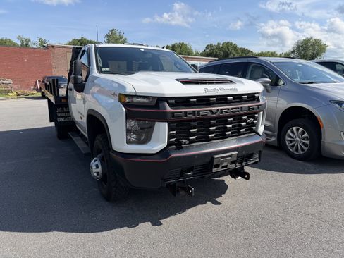 Used 2022 Chevrolet Silverado 3500 W/T w/ WT Convenience Package AWD/4WD image 2