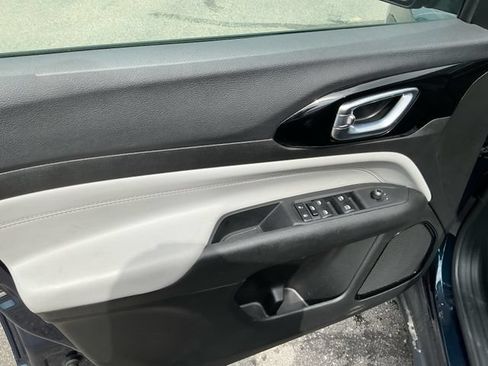 Used 2024 Jeep Compass Limited AWD/4WD image 29