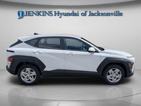 New 2026 Hyundai Kona SE FWD image 2
