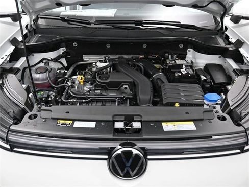 New 2026 Volkswagen Taos SEL image 15