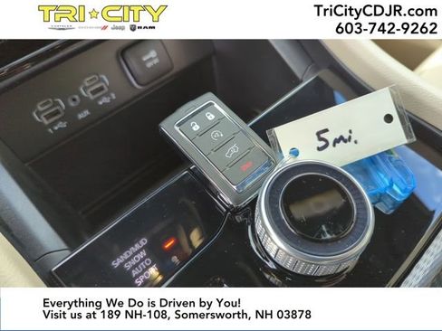 New 2025 Jeep Grand Cherokee Limited w/ Trailer Tow Package image 28