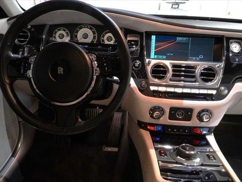 Used 2014 Rolls-Royce Wraith image 24