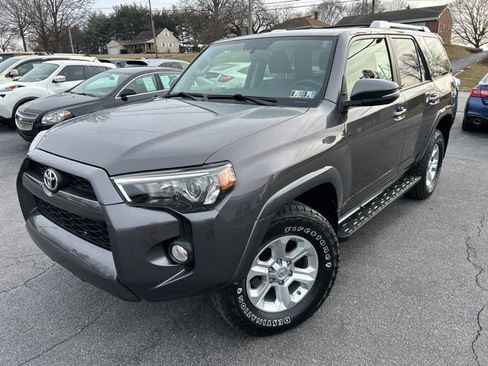 Used 2018 Toyota 4Runner SR5 Premium image 1