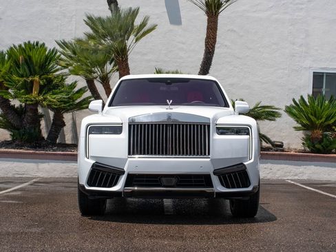 Used 2025 Rolls-Royce Cullinan AWD/4WD image 5