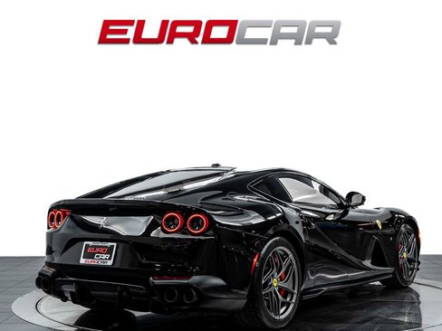 Used 2020 Ferrari 812 Superfast RWD image 5