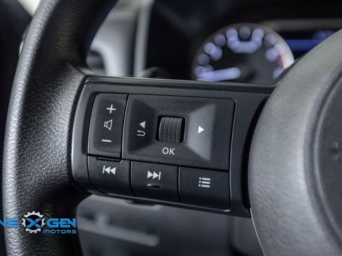 Used 2023 Nissan Rogue S AWD/4WD image 14