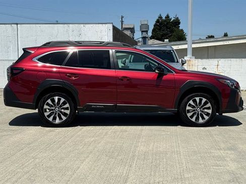 Certified 2025 Subaru Outback Limited AWD/4WD image 2