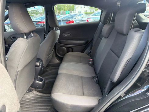 Used 2019 Honda HR-V Sport image 10