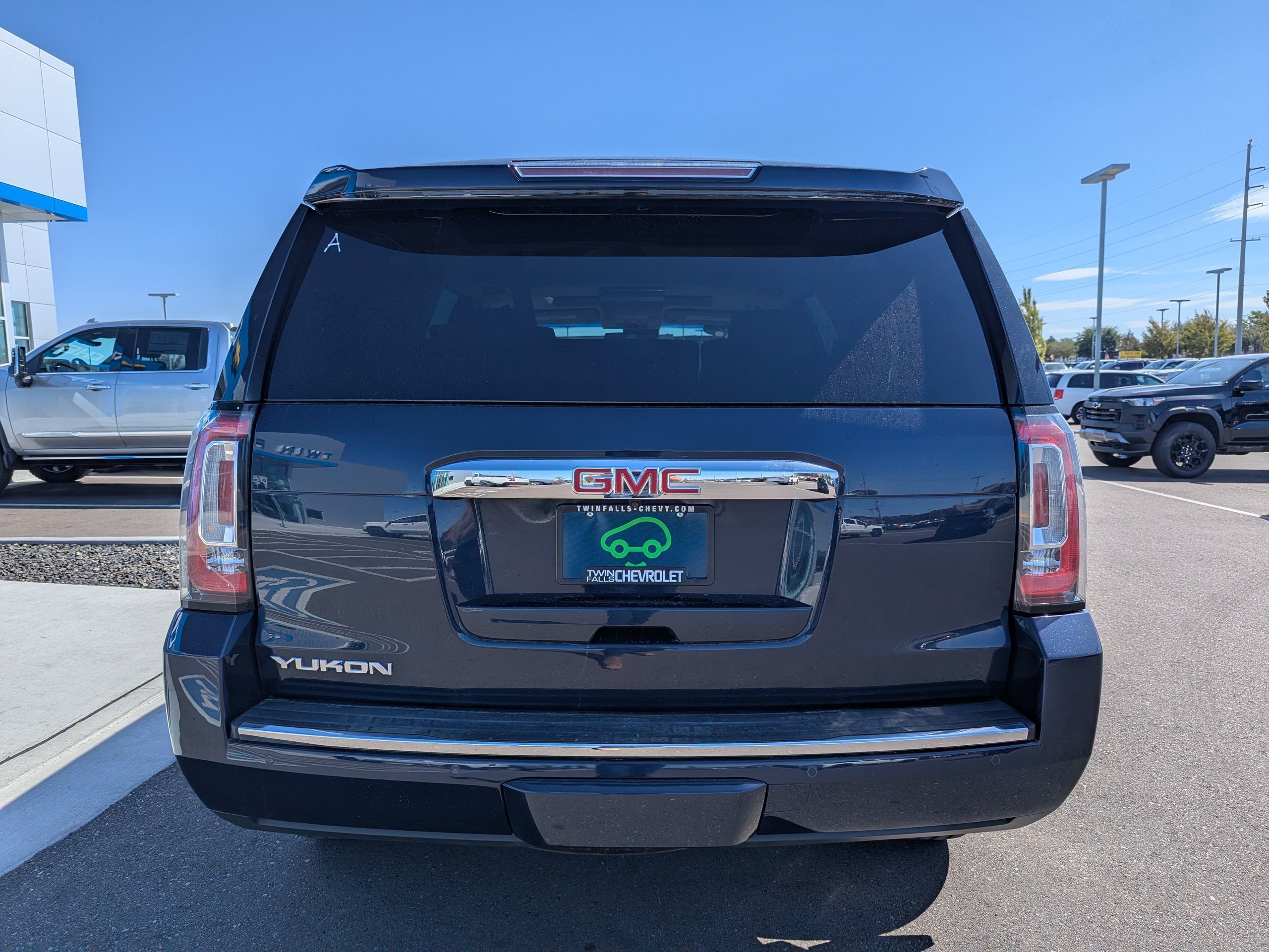 Certified 2017 GMC Yukon Denali w/ Open Road Package AWD/4WD image 35