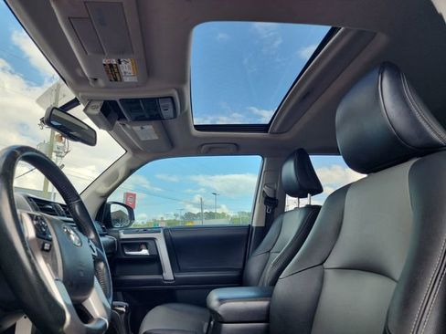 Used 2016 Toyota 4Runner SR5 Premium image 11