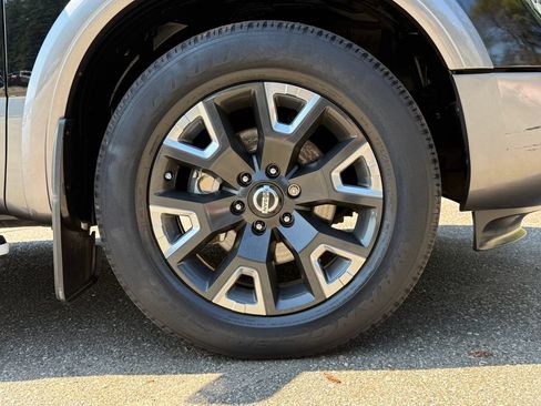 Used 2021 Nissan Titan Platinum Reserve w/ Moonroof Package RWD image 40