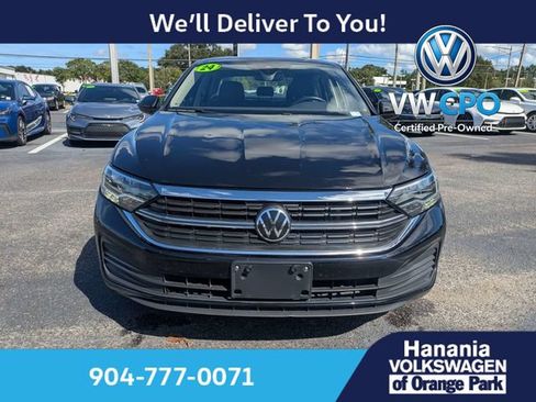 Certified 2024 Volkswagen Jetta SE FWD image 8