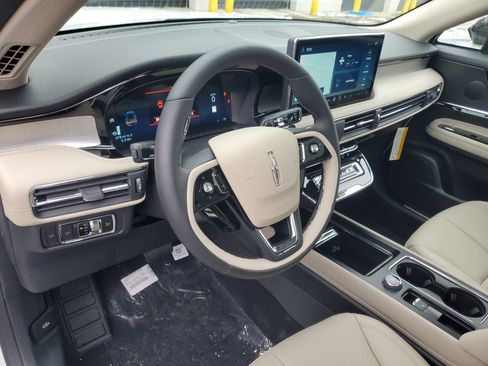 New 2026 Lincoln Corsair Premiere image 13