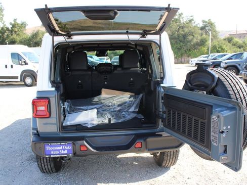 New 2026 Jeep Wrangler Unlimited Sahara w/ Whitecap Package AWD/4WD image 10