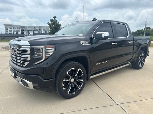 Used 2023 GMC Sierra 1500 Denali w/ Denali Reserve Package AWD/4WD image 40
