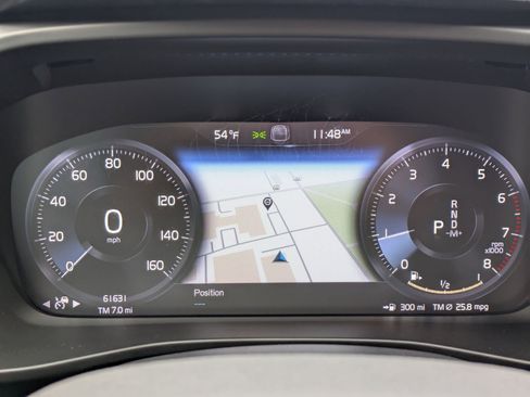 Used 2022 Volvo XC40 T5 R-Design w/ Advanced Package image 17