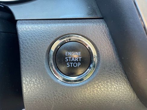 Used 2020 Toyota Camry SE image 8