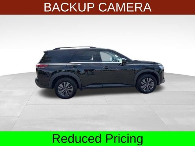 Used 2024 Nissan Pathfinder SV AWD/4WD image 8