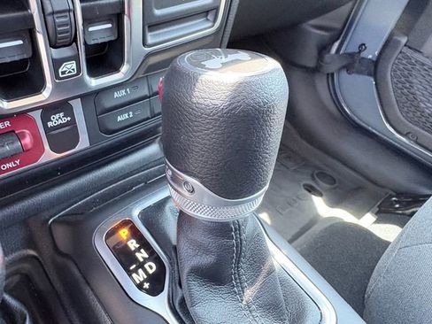 Used 2024 Jeep Wrangler Unlimited AWD/4WD image 20