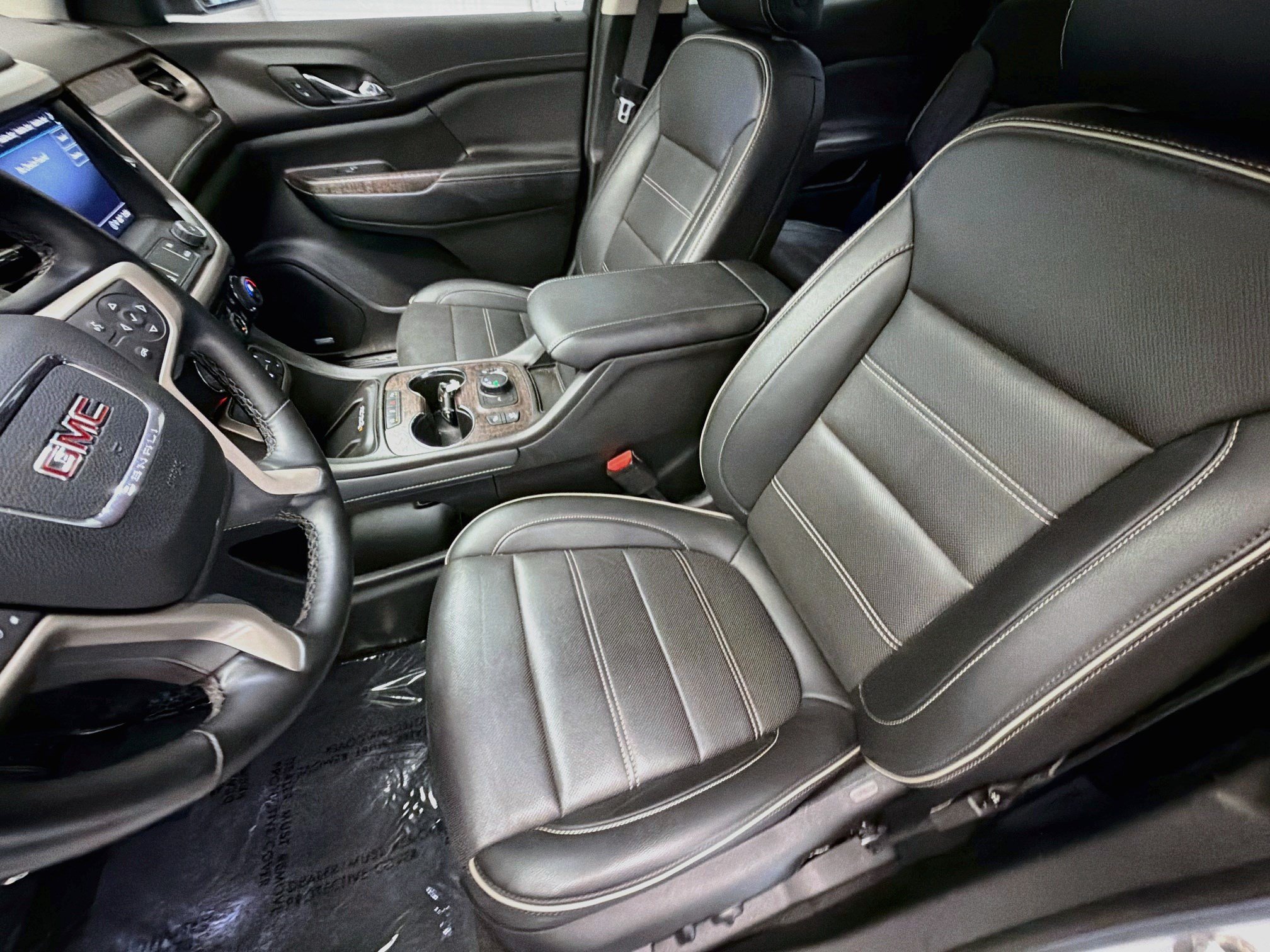 Used 2023 GMC Acadia Denali FWD image 11