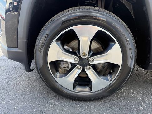 Used 2018 Jeep Compass Latitude AWD/4WD image 14