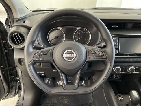 Certified 2025 Nissan Kicks Play S image 28