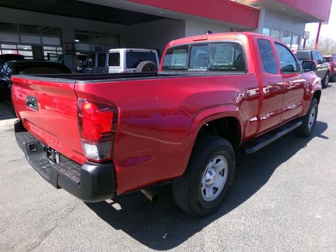 Used 2018 Toyota Tacoma SR w/ SR Convenience Package image 3
