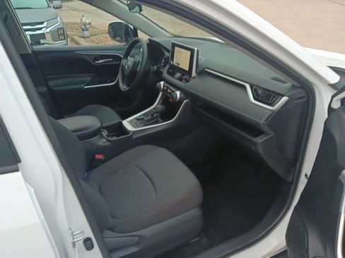 Used 2025 Toyota RAV4 XLE image 8