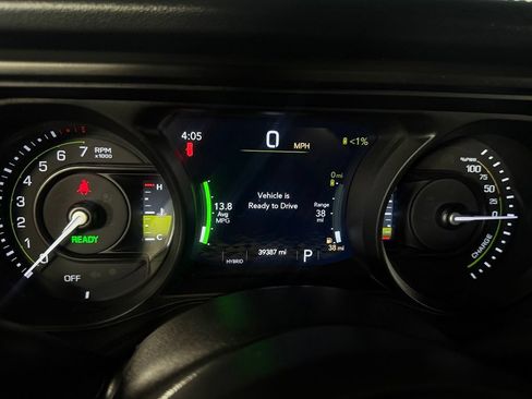 Used 2024 Jeep Wrangler Unlimited Rubicon 4xe AWD/4WD image 16