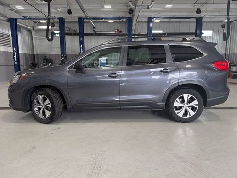 Used 2022 Subaru Ascent Premium w/ Convenience Package image 2
