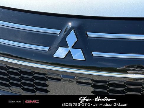 Used 2025 Mitsubishi Outlander SE FWD image 7
