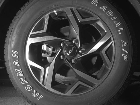 Used 2025 Kia Sportage LX AWD/4WD image 15