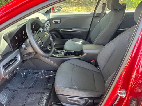Used 2025 Kia K4 FWD image 29
