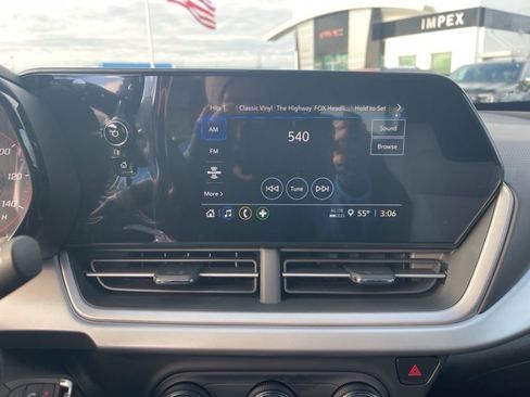 New 2026 Chevrolet Trax RS w/ Sunroof Package image 15