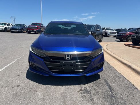 Used 2021 Honda Accord Sport image 2