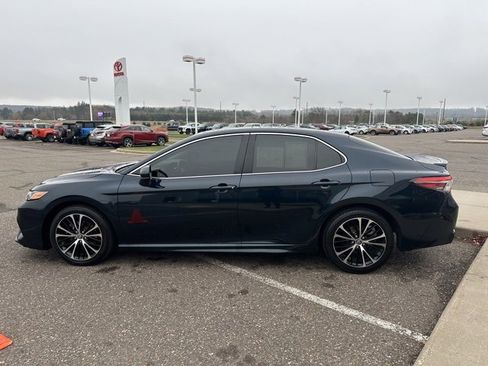 Certified 2018 Toyota Camry SE w/ Moonroof Package image 7