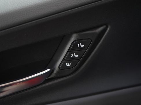 Used 2024 Toyota Prius Limited image 25