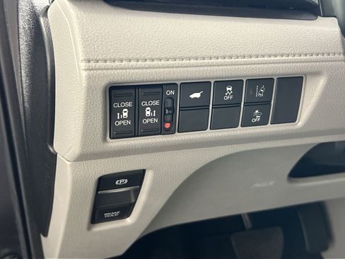 Used 2019 Honda Odyssey EX-L image 32