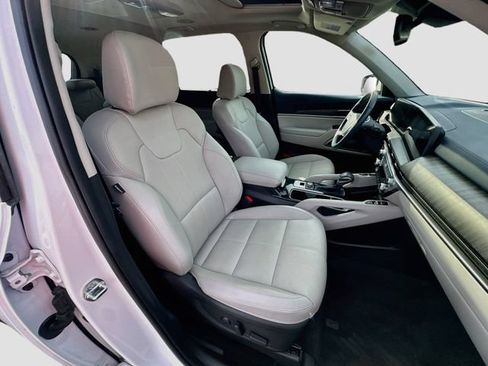 Used 2025 Kia Telluride EX w/ EX Captain's Chair Package AWD/4WD image 30